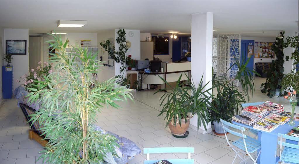 Residence Odalys Les Hauts De Balaruc Bagian luar foto